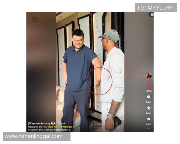 姚明与谁在公众场合亲密互动引发热议的背后故事揭秘