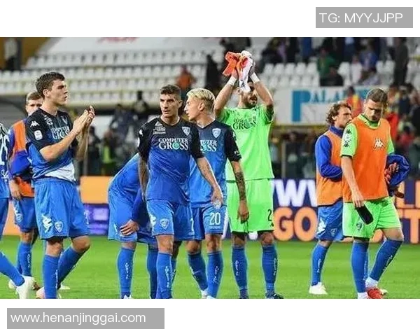 中外足球明星对抗赛激情碰撞展现足球魅力与友谊的盛宴 中外足球明星对抗赛激情碰撞展现足球魅力与友谊的盛宴