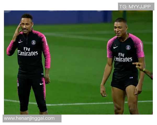 迷失在巴黎的足球明星们的传奇与困惑之旅 迷失在巴黎的足球明星们的传奇与困惑之旅