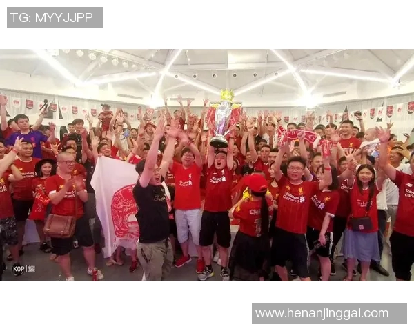 香港足球明星队盛大接站活动精彩纷呈球迷热情高涨共庆荣耀时刻 香港足球明星队盛大接站活动精彩纷呈球迷热情高涨共庆荣耀时刻